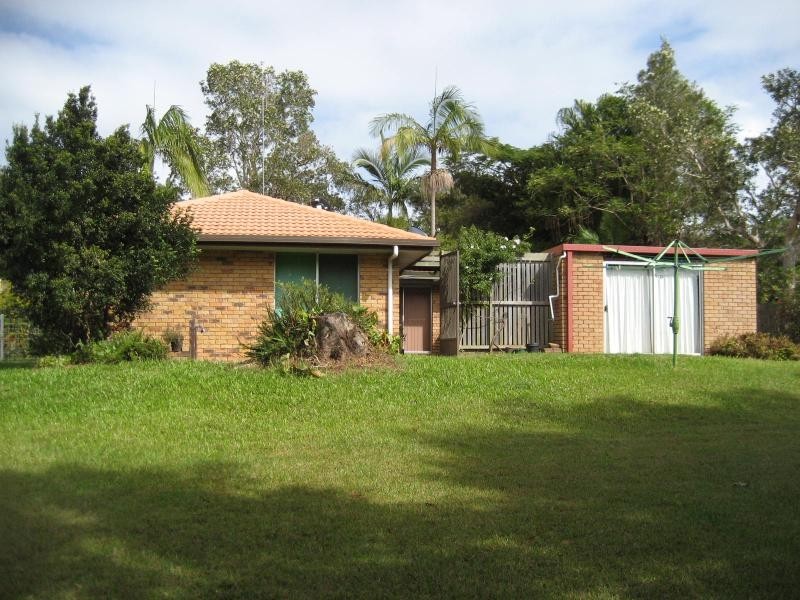 8 Yalla-Kool Dr, Ocean Shores NSW 2483