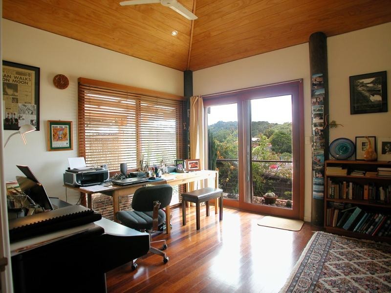 42 Tongarra Drive, Ocean Shores NSW 2483