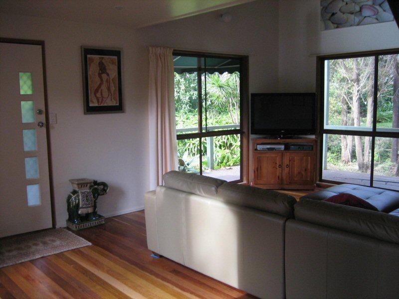 8 Yungarup Place, Ocean Shores NSW 2483