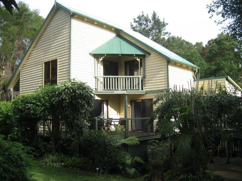 8 Yungarup Place, Ocean Shores NSW 2483