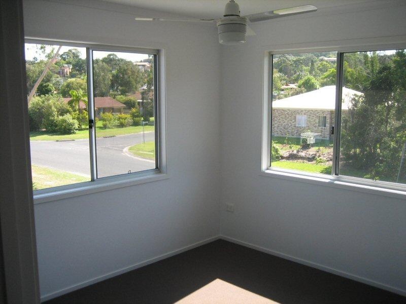 1/92 Rajah Road, Ocean Shores NSW 2483