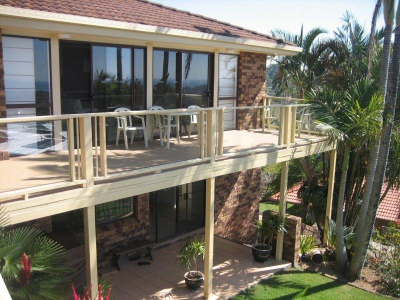 12 Jarrah Crescent, Ocean Shores NSW 2483