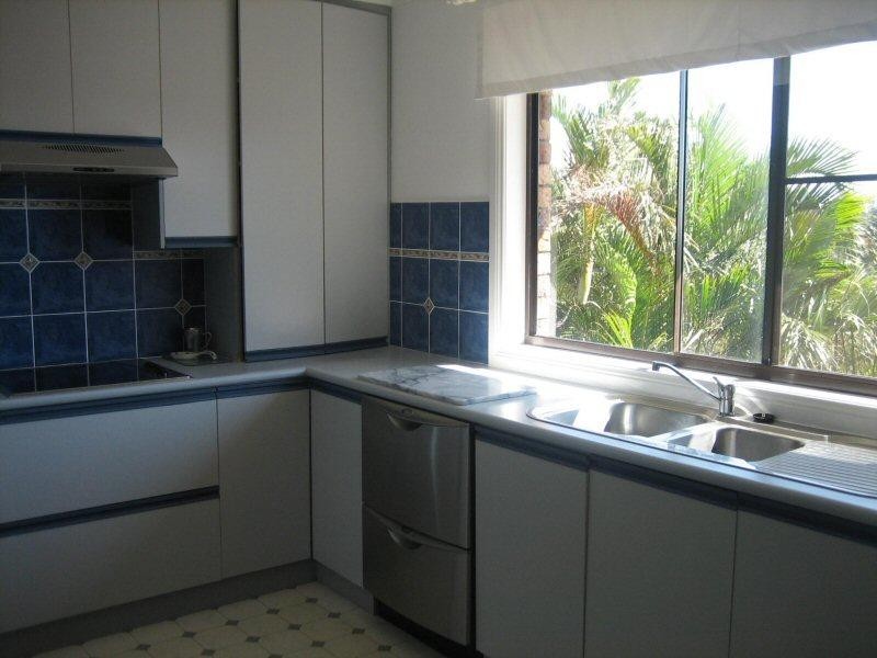 12 Jarrah Crescent, Ocean Shores NSW 2483