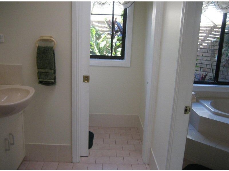 12 Jarrah Crescent, Ocean Shores NSW 2483