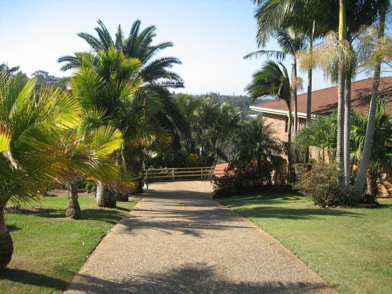 12 Jarrah Crescent, Ocean Shores NSW 2483