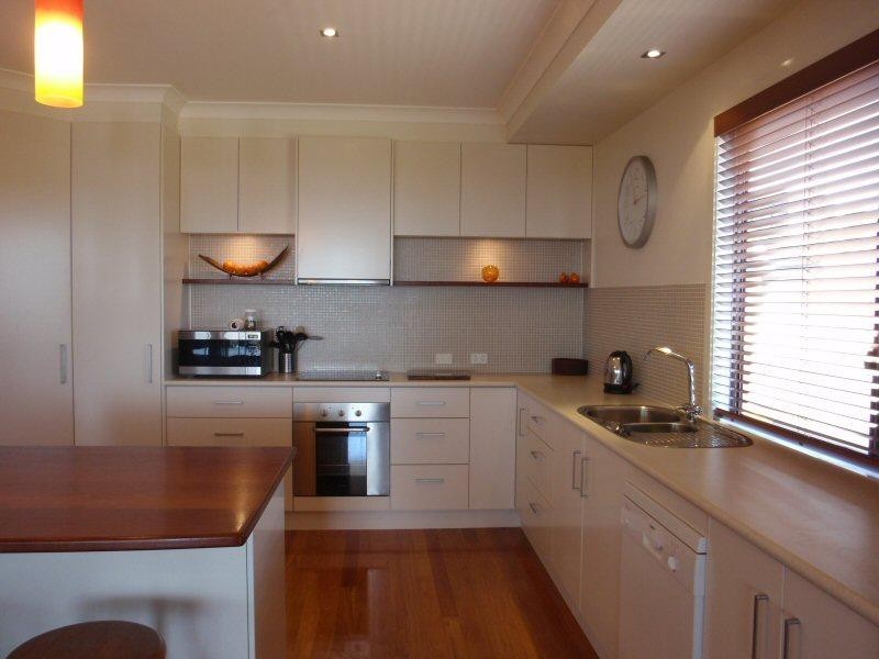 18 Palmer Avenue, Ocean Shores NSW 2483