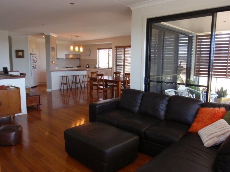 18 Palmer Avenue, Ocean Shores NSW 2483