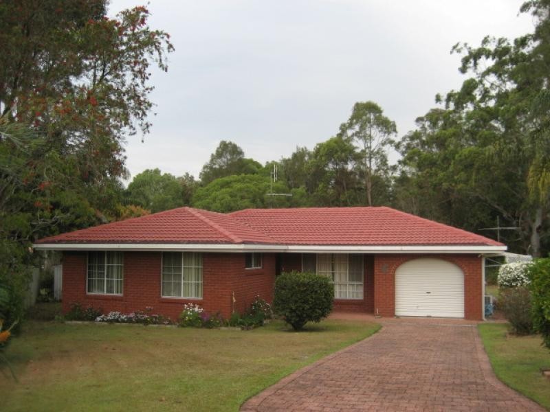 4 Bass Court, Ocean Shores NSW 2483