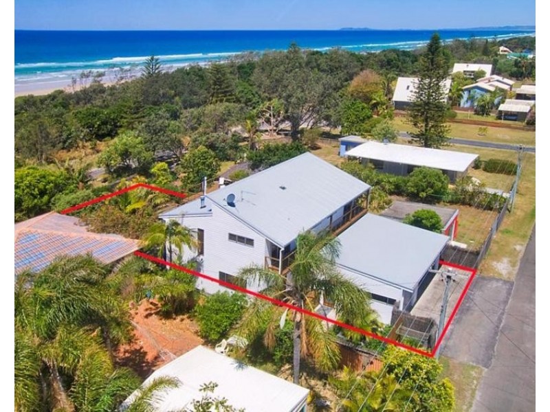 18 Pacific Esplanade, South Golden Beach NSW 2483