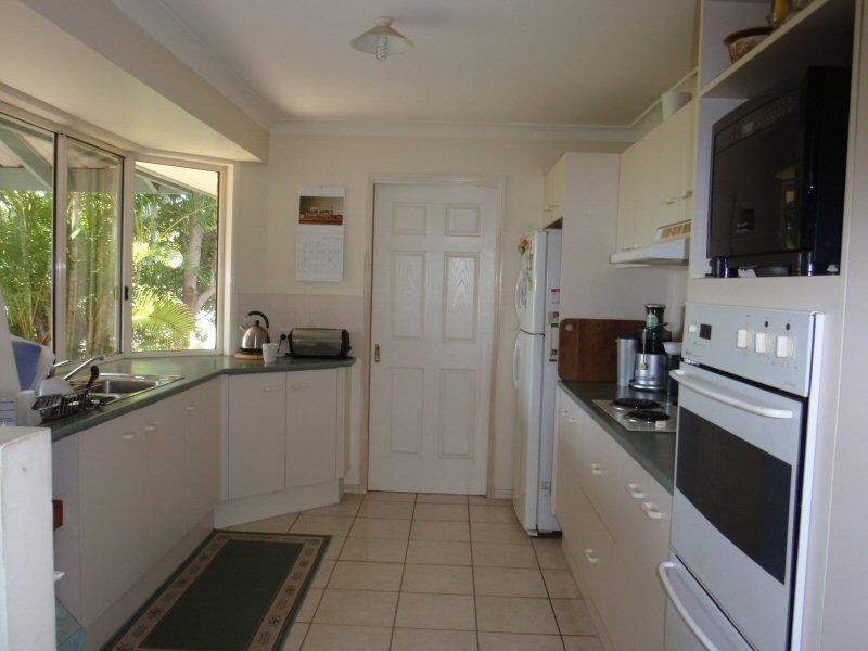 1 Ceron Court, Ocean Shores NSW 2483