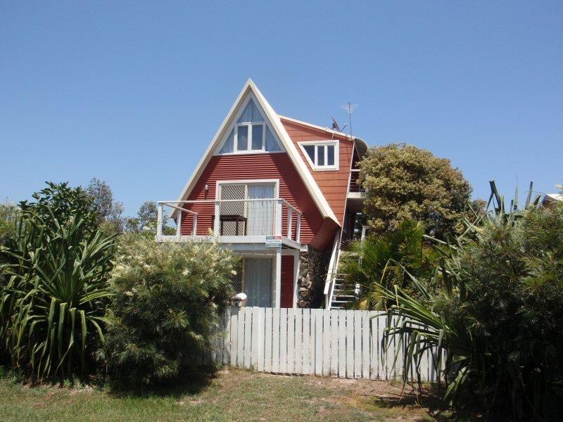 12 Pacific Esplanade, South Golden Beach NSW 2483
