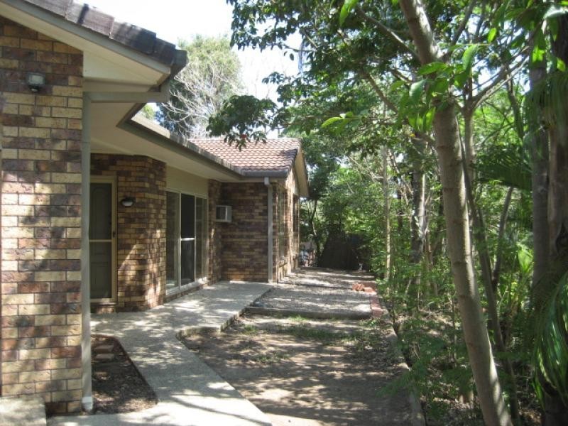 10 Aloota Crescent, Ocean Shores NSW 2483