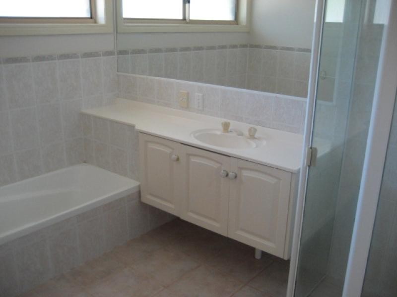 10 Aloota Crescent, Ocean Shores NSW 2483