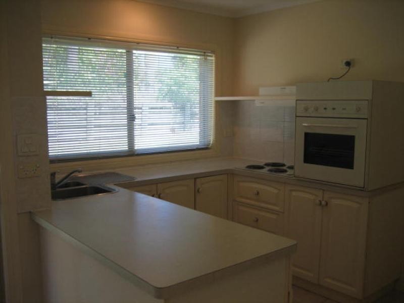 10 Aloota Crescent, Ocean Shores NSW 2483