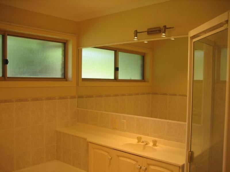 10 Aloota Crescent, Ocean Shores NSW 2483