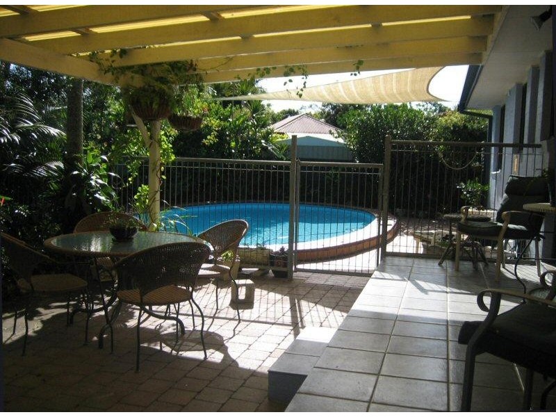 11 Larelar Court, Ocean Shores NSW 2483