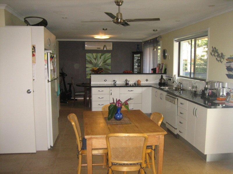 11 Larelar Court, Ocean Shores NSW 2483