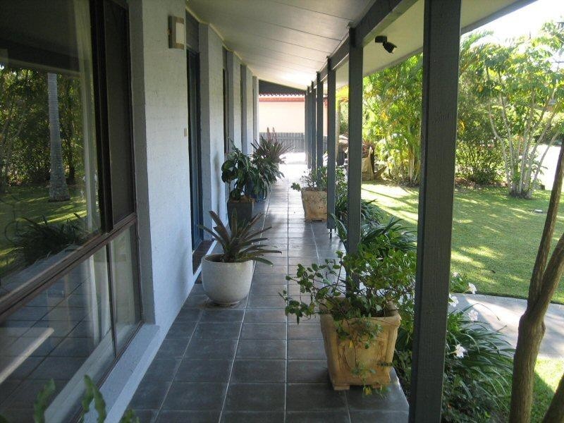 11 Larelar Court, Ocean Shores NSW 2483