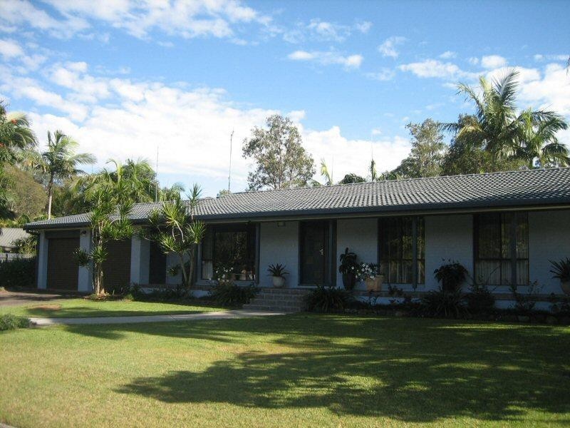 11 Larelar Court, Ocean Shores NSW 2483