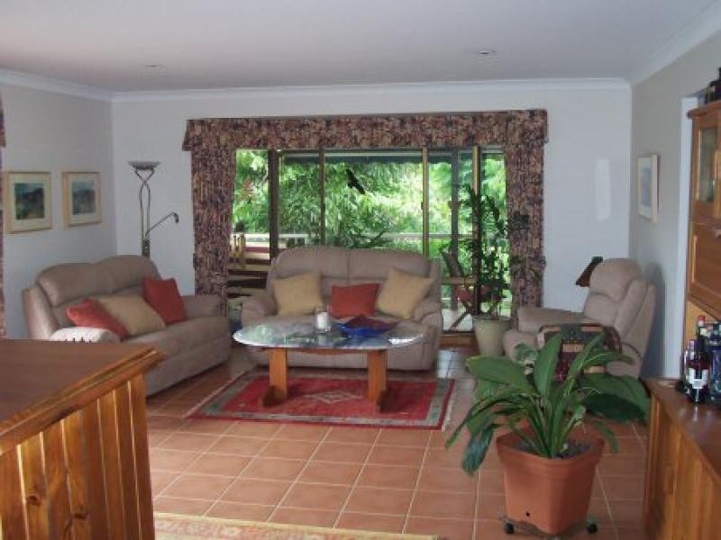 18 Narooma Drive, Ocean Shores NSW 2483