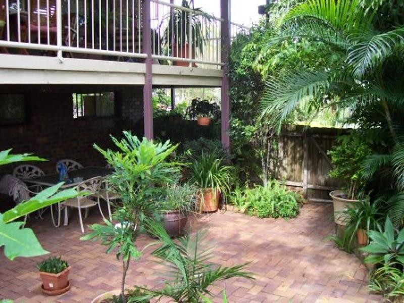 18 Narooma Drive, Ocean Shores NSW 2483