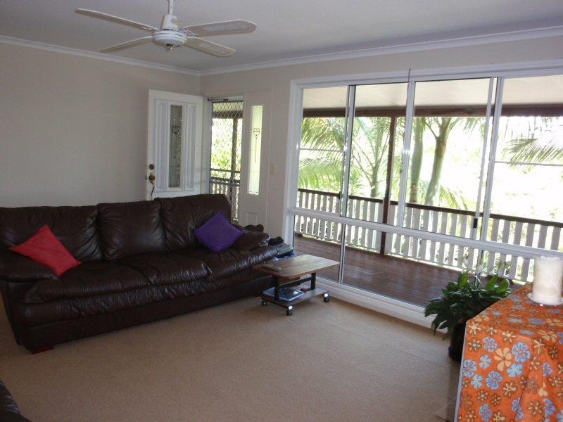 8 Kiyung Court, Ocean Shores NSW 2483