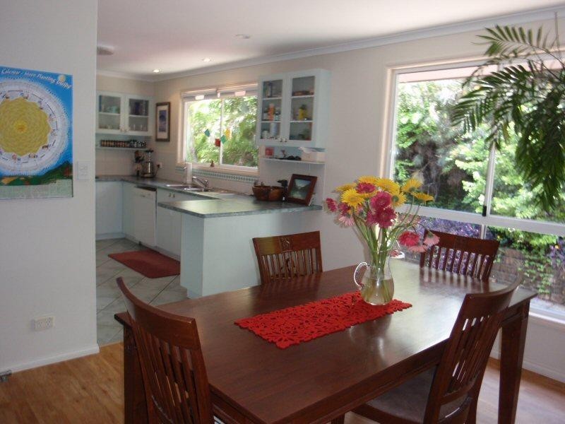 8 Kiyung Court, Ocean Shores NSW 2483