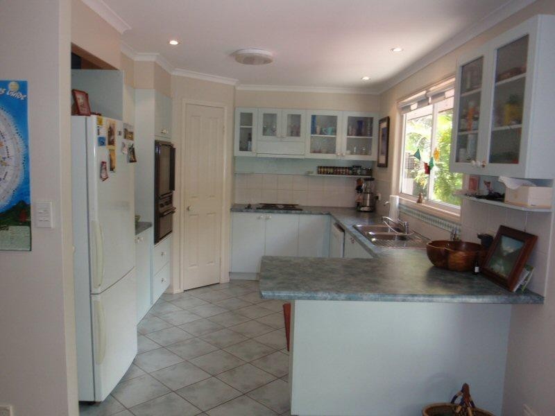 8 Kiyung Court, Ocean Shores NSW 2483