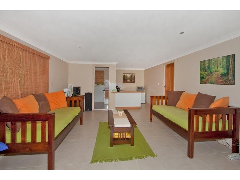 22 Flinders Way, Ocean Shores NSW 2483
