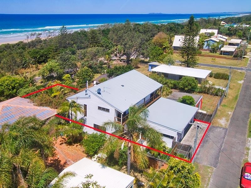 18 Pacific Esplanade, South Golden Beach NSW 2483