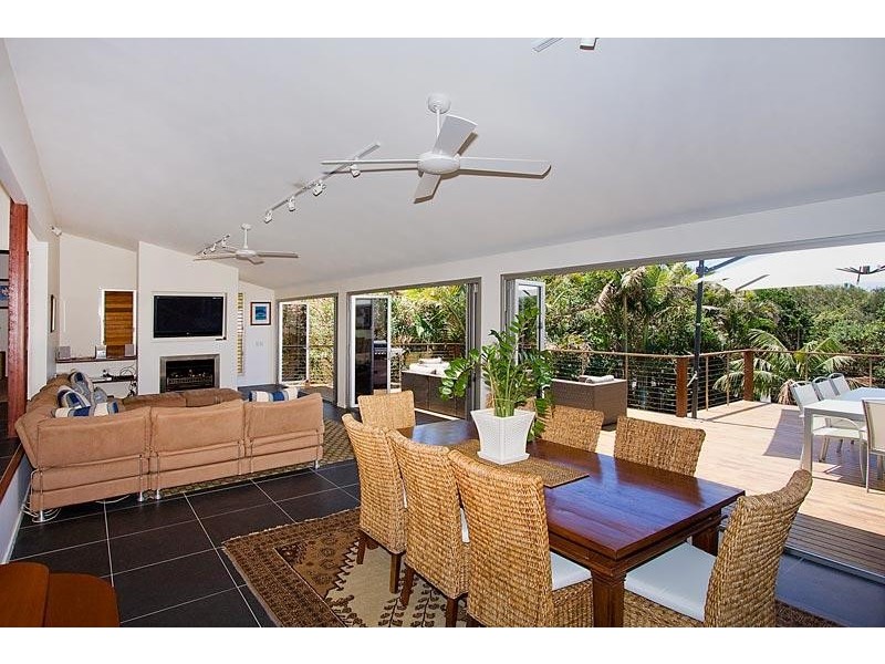 18 Pacific Esplanade, South Golden Beach NSW 2483