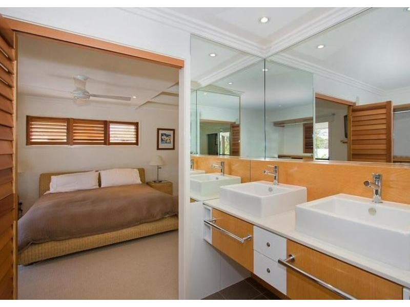 18 Pacific Esplanade, South Golden Beach NSW 2483