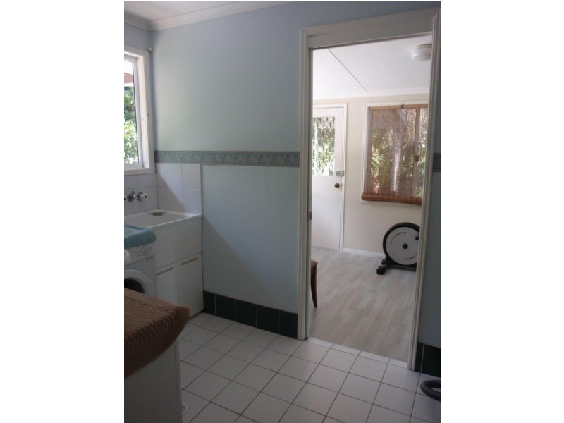 8 Kiyung Court, Ocean Shores NSW 2483