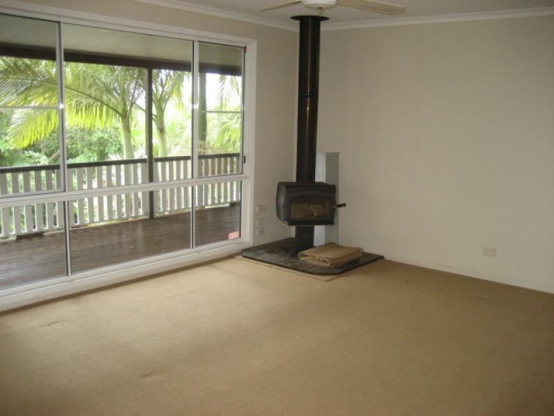 8 Kiyung Court, Ocean Shores NSW 2483