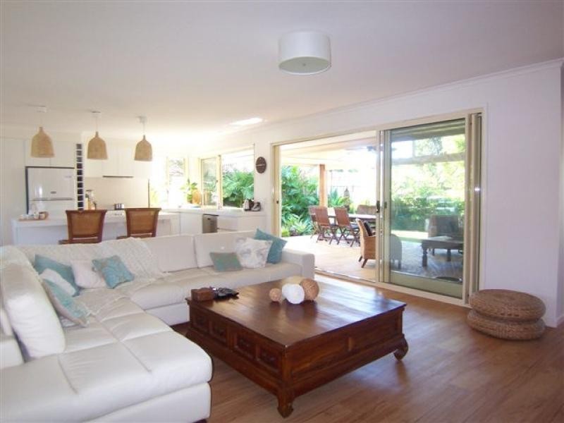 30 Natan Court, Ocean Shores NSW 2483