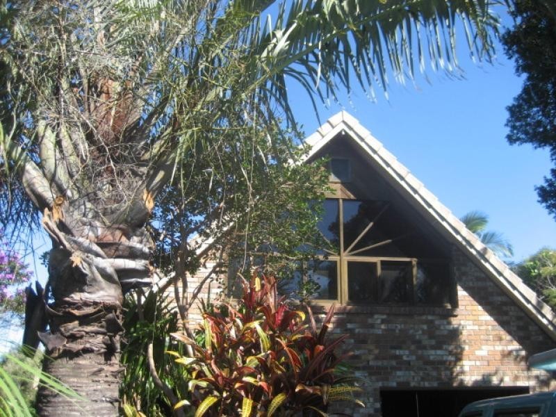 7 YACKATOON COURT, Ocean Shores NSW 2483