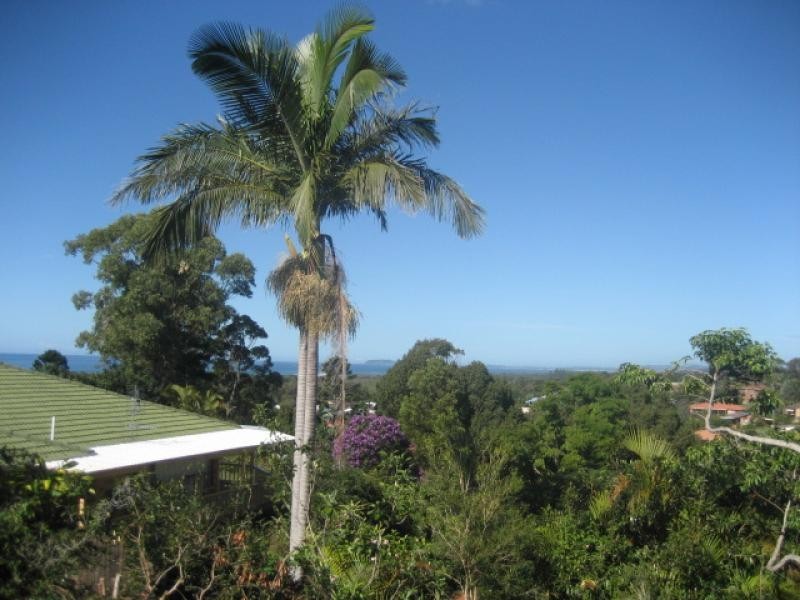 7 YACKATOON COURT, Ocean Shores NSW 2483