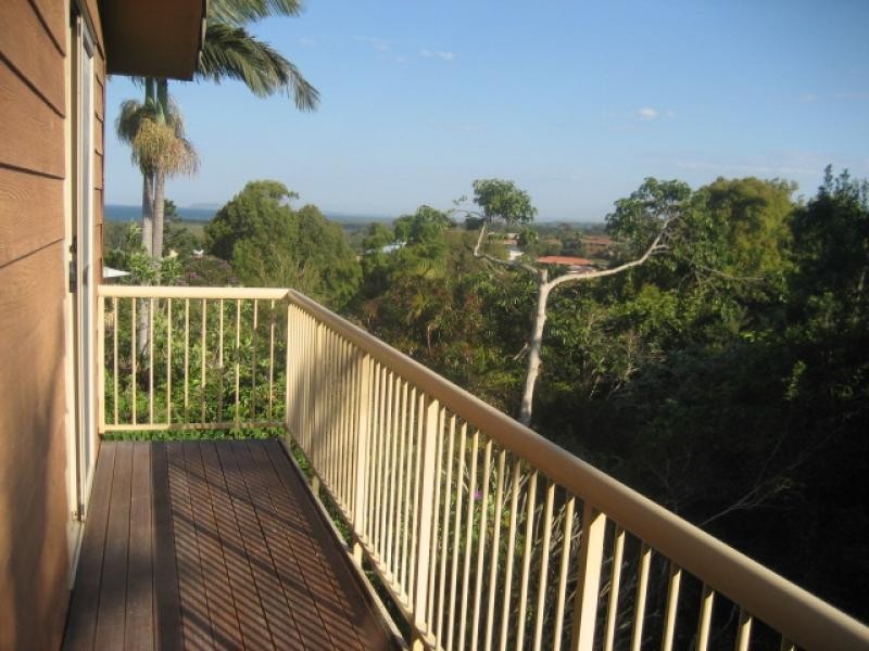 7 YACKATOON COURT, Ocean Shores NSW 2483