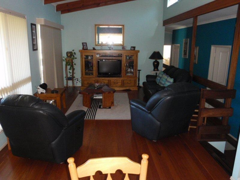 10 Warrambool Road, Ocean Shores NSW 2483