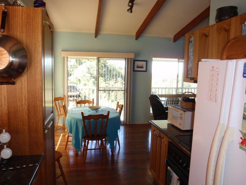 10 Warrambool Road, Ocean Shores NSW 2483