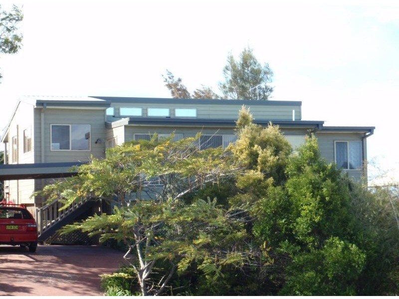 10 Warrambool Road, Ocean Shores NSW 2483