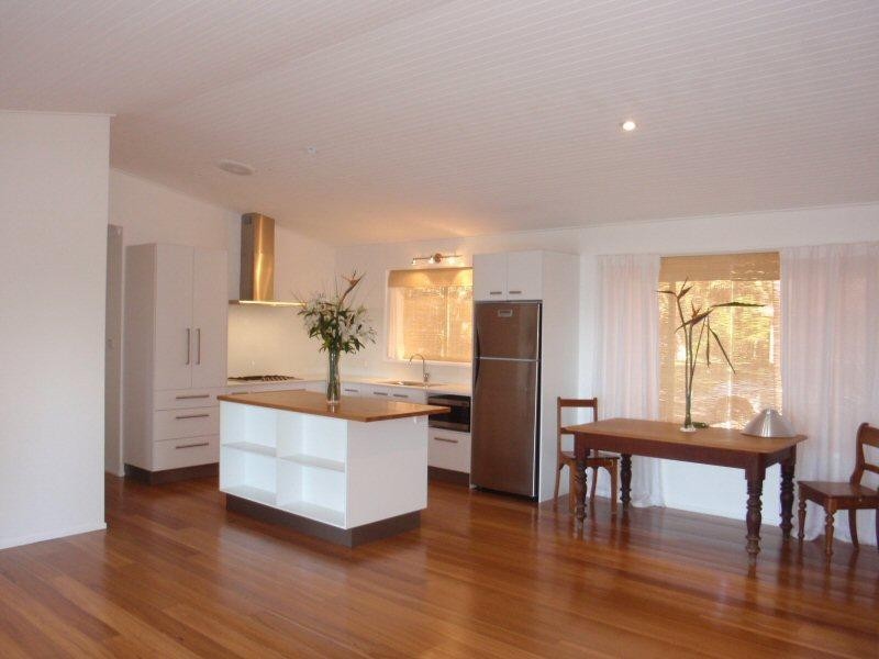 8 Gilba Avenue, Ocean Shores NSW 2483