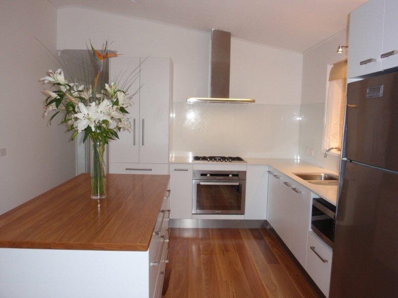 8 Gilba Avenue, Ocean Shores NSW 2483