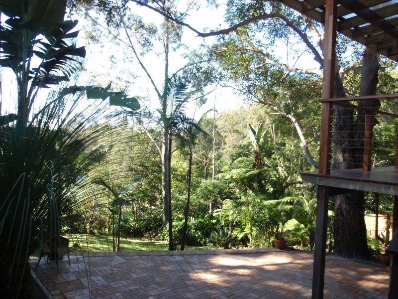 8 Gilba Avenue, Ocean Shores NSW 2483