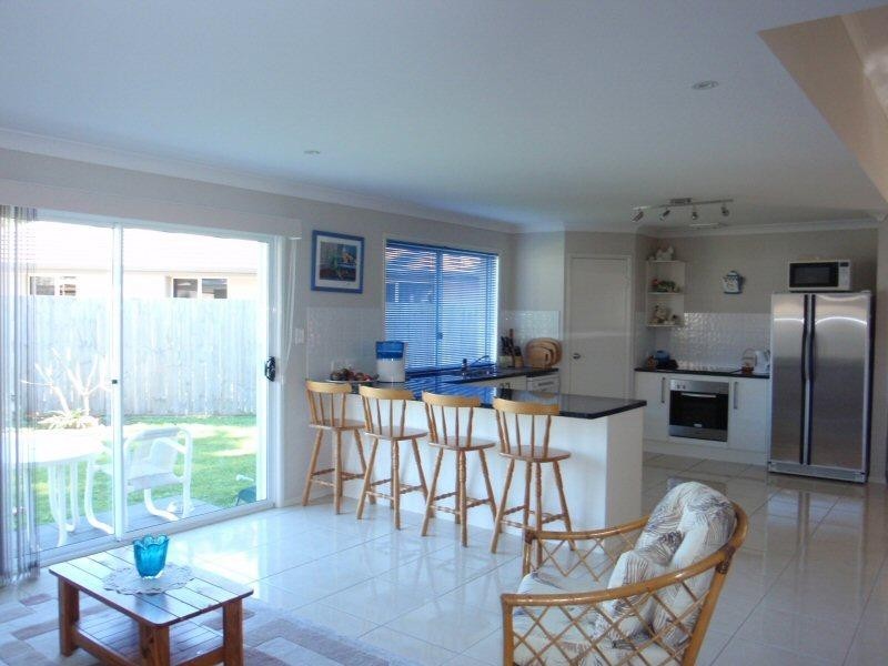 7 Miram Place, Ocean Shores NSW 2483