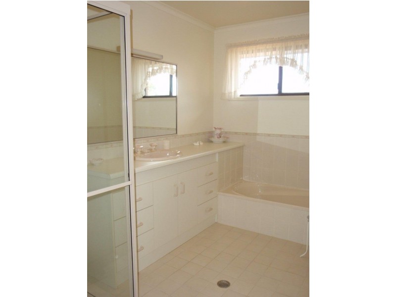 29 Yallakool Drive, Ocean Shores NSW 2483