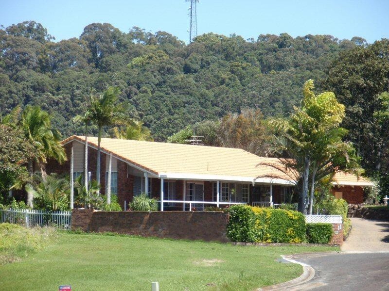 11 Tongarra Drive, Ocean Shores NSW 2483