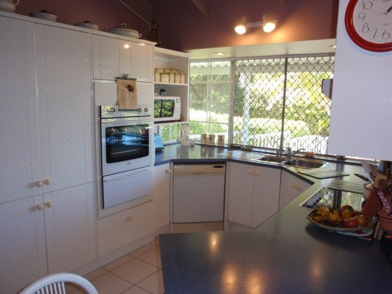 11 Tongarra Drive, Ocean Shores NSW 2483