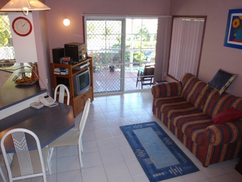 11 Tongarra Drive, Ocean Shores NSW 2483