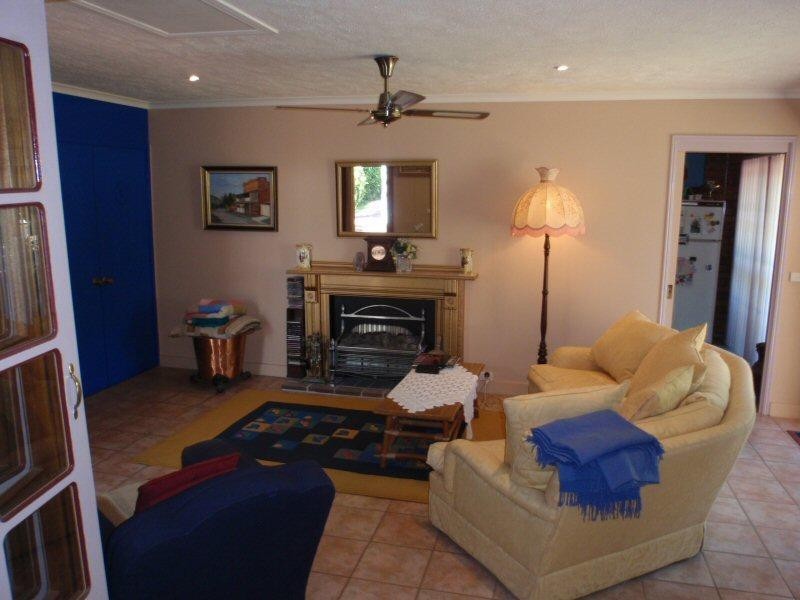 11 Tongarra Drive, Ocean Shores NSW 2483